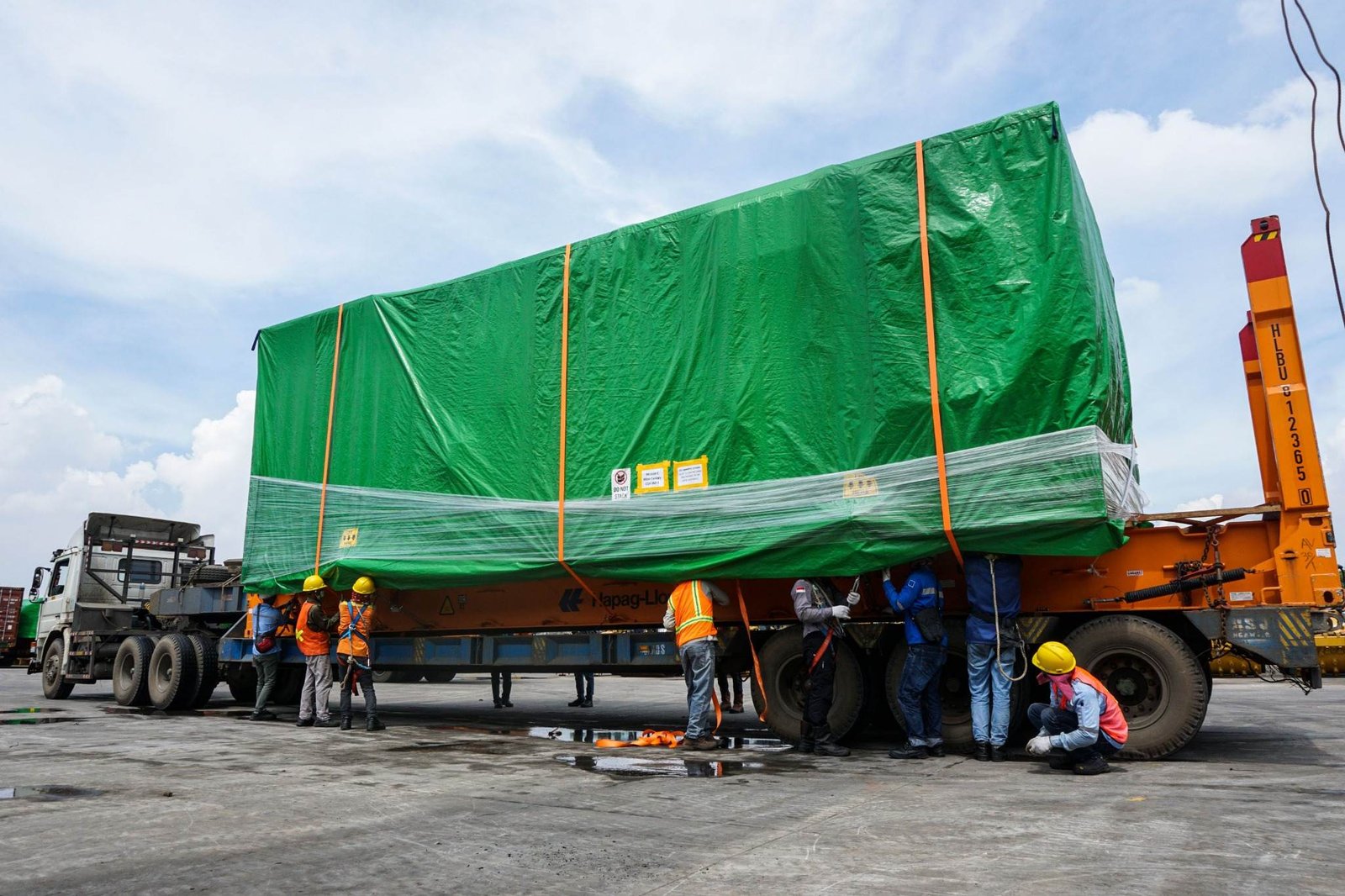 Need to ship 
<a href=_http_/www.efanddp.com/ocean-freight-fcl.html style="color:#0091e4" target="_blank" rel="noopener">
  large or heavy cargo</a> that is not suitable for air transport